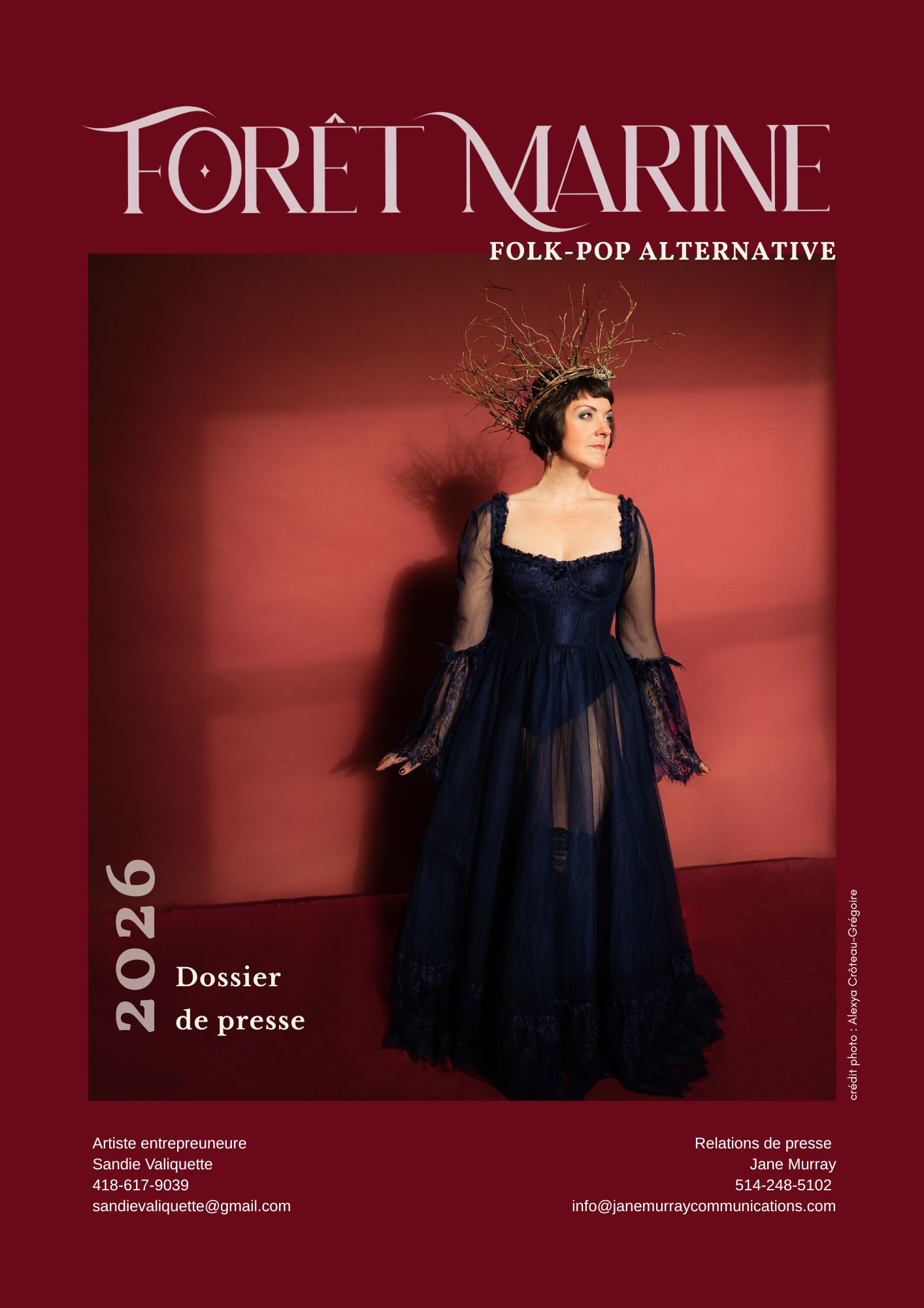 Forêt Marine avec sa couronne de bois, sa robe transparente et l'inscription : Forêt Marine, folk-pop alternative, dossier de presse, 2025